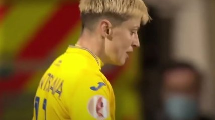 Украинская футболистка попутала виды спорта и вырубила соперницу без мяча (видео)