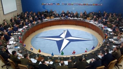 В Брюсселе началось заседание министров обороны стран НАТО