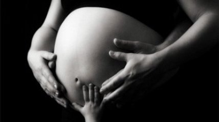 Переношенная беременность: причины и угрозы