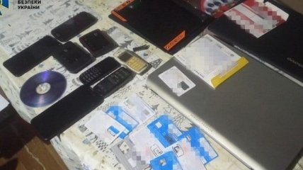 СБУ: Частные детективы в Днепре прослушивали пользователей смартфонов