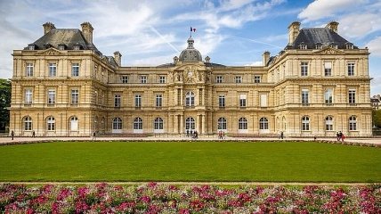 Во Франции сократят количество парламентариев