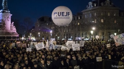 "Хватит!": Французы вышли на массовые акции протеста против антисемитизма