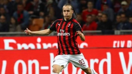 Защитник Милана продолжит карьеру в туринском клубе