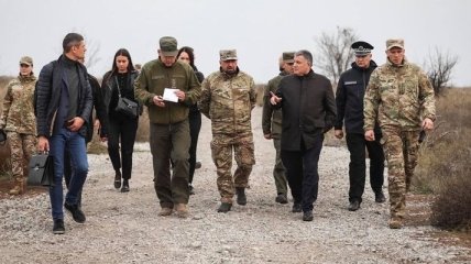 Дискредитация "Азова": Аваков посетил базу спецподразделения