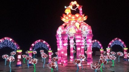 Фестиваль китайских фонарей на Певческом поле продлили