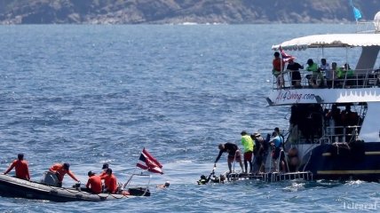 В Таиланде продолжаются поиски пассажиров затонувшего судна