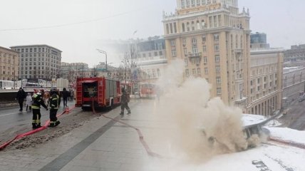 В Москве новый мощный пожар: его не могут затушить и он разрастается (видео)