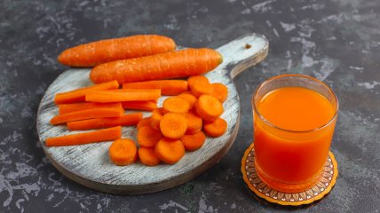 Морковный сок из вялой морковки не выжмешь