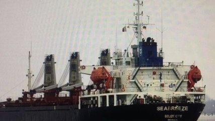 Суд арестовал судно РФ за незаконную добычу песка в Черном море 