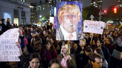 В США произошли стычки между сторонниками и противниками Трампа