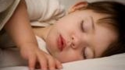 Детей нужно укладывать спать до полуночи