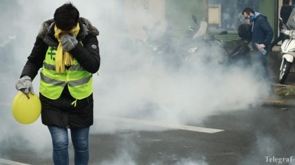 И вновь слезоточивый газ: во Франции прошла 56-я суббота протестов "желтых жилетов"