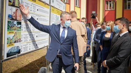 Визит на Буковину: Зеленский посетил школу, которая входит в перечень "Большого строительства"