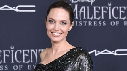 Анджелина Джоли удивила роскошным появлением на премьере "Малефисенты 2"