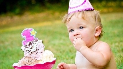 10 идей для подарка ребенку на первый день рождения