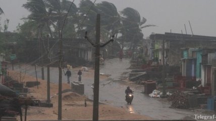 Мощный циклон "Гаджа" обрушился на юг Индии, есть жертвы
