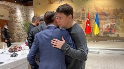 Михаил Подоляк на переговорах в Турции