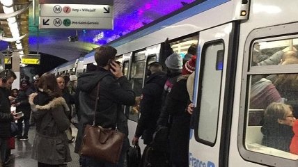 Парижанам советуют воздержаться от использования общественного транспорта