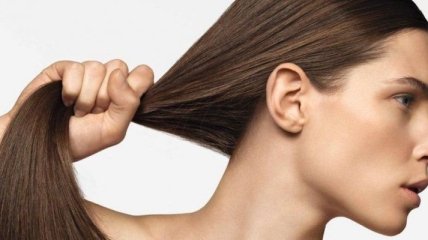 Косметологи рассказали о причинах выпадения волос