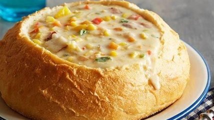 Рецепт дня: сырный суп в хлебе