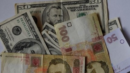 Межбанк закрылся долларом по 21,00-21,16 грн