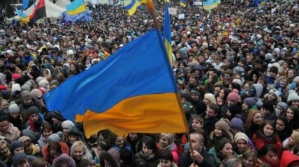 Евромайдан на Михайловской площади оживает