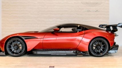 Часть трековых суперкаров Aston Martin Vulcan сделают дорожными 
