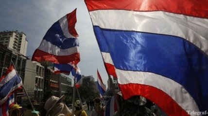 На массовые демонстрации в Таиланде вышли более 10 тысяч человек