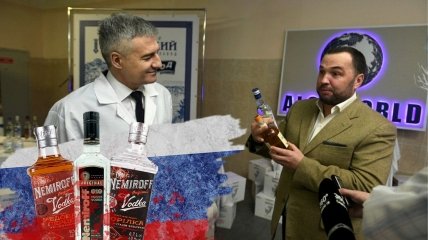 Александр Глусь (справа) показывает водку своему российскому "соратнику"