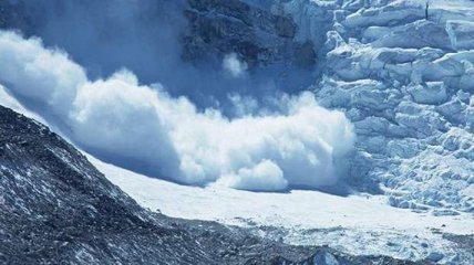 Сход лавины в Альпах привел к гибели четырех лыжников