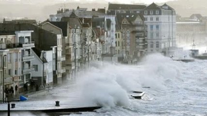 В Европе из-за шторма "Элеонора" погибли несколько человек
