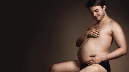 Ученые назвали сроки появления беременных мужчин