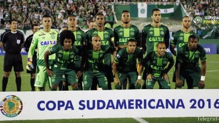 Кубок Южной Америки отдали погибшим футболистам "Шапекоэнсе"