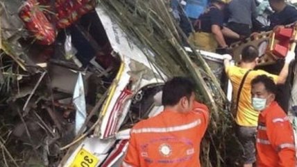 В Таиланде загорелся автобус: 11 погибших