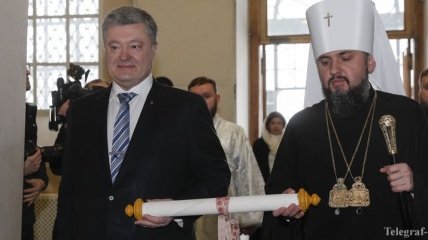 Порошенко примет участие в интронизации главы ПЦУ митрополита Епифания