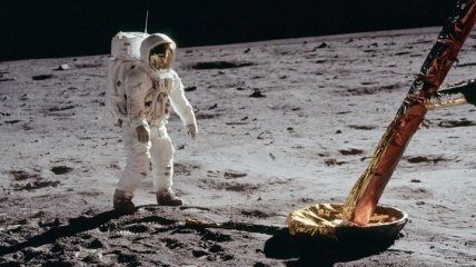 Миссия "Аполлон": панорамные снимки, сделанные во время высадки на Луну
