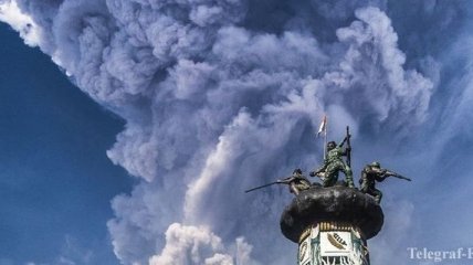 Извержение Синабунга: в Индонезии объявлен максимальный уровень тревоги