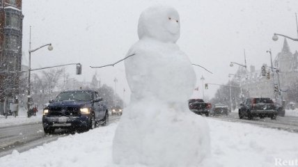 В Канаде снежная буря оставила без электричества 120 тысяч домов
