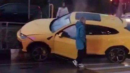 Дорогая и глупая авария: в Сочи лихач разбил Lamborgini Urus (фото и видео)