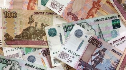Из-за новых санкций США обвалился российский рубль