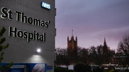 "Пока что не будет возвращаться к работе": премьера Британии выписали из больницы