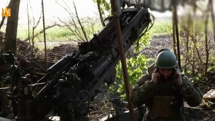 Залужный показал, как украинские артиллеристы уничтожают оккупантов из американской артиллерии (видео)
