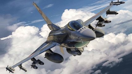 Самолет F-16