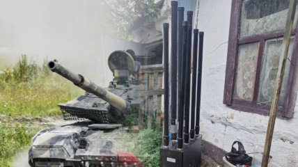 Загарбники ставлять на танки системи РЕБ