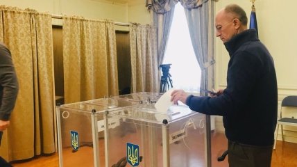 В США началось голосование во втором туре выборов президента Украины