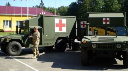 Армия США передала Украине полевые "скорые"