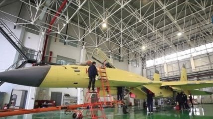 Китайский истребитель J-11D поборется с "Черным орлом"