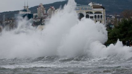 В Крыму на 28-30 августа объявлено штормовое предупреждение
