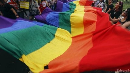 Германия запретила "лечение" несовершеннолетних от гомосексуальности