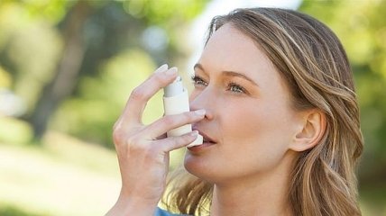 Названа неожиданная причина астмы у женщин 